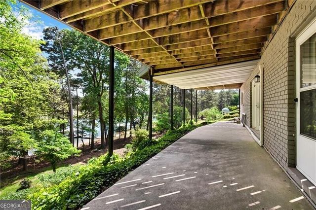 6275 Woodlake Drive, Buford, GA 30518