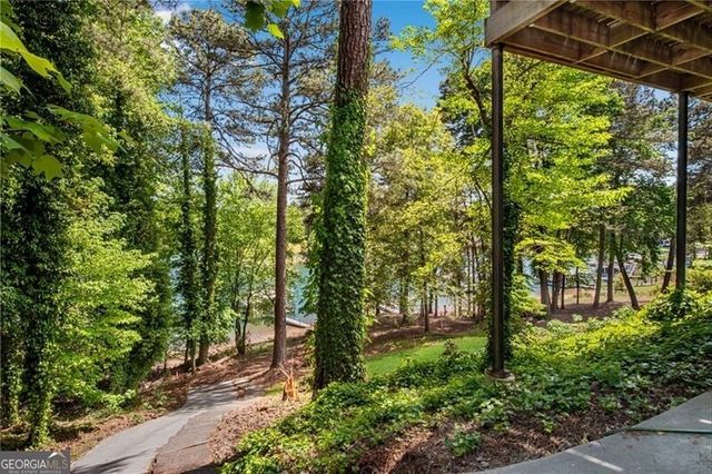 6275 Woodlake Drive, Buford, GA 30518