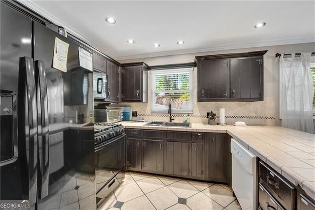 6275 Woodlake Drive, Buford, GA 30518