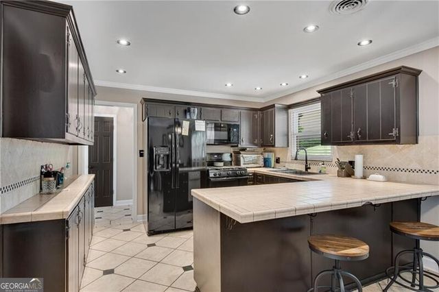 6275 Woodlake Drive, Buford, GA 30518