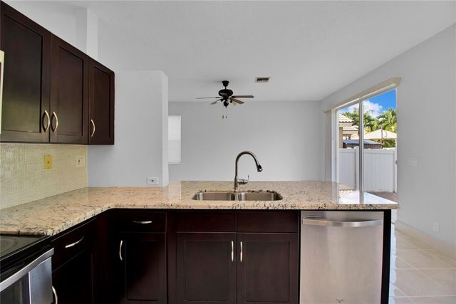 5240 NW 112th Way, Coral Springs, FL 33076