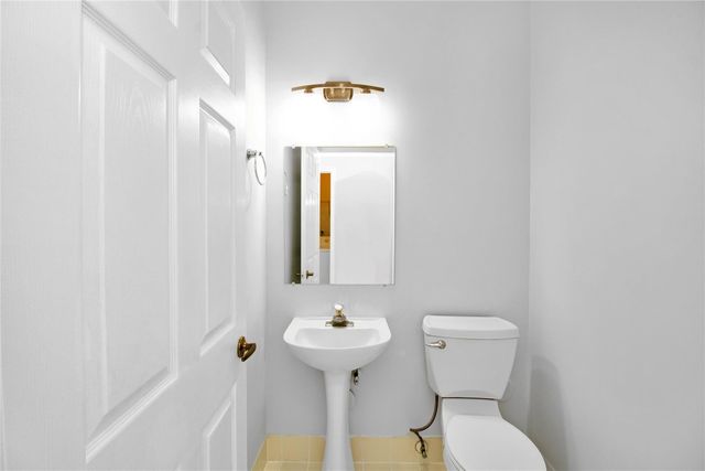 5240 NW 112th Way, Coral Springs, FL 33076