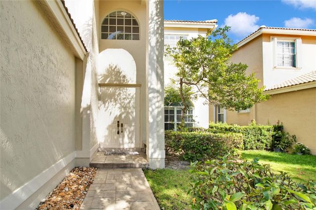 5240 NW 112th Way, Coral Springs, FL 33076