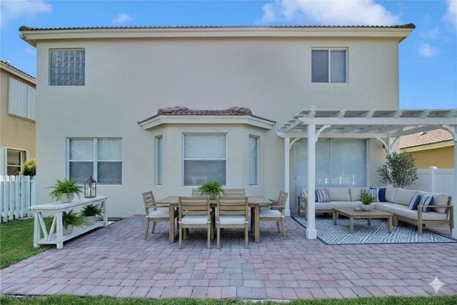 5240 NW 112th Way, Coral Springs, FL 33076