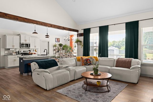 320 Briar Hill Drive, Whiteland, IN 46184