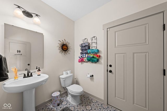 320 Briar Hill Drive, Whiteland, IN 46184