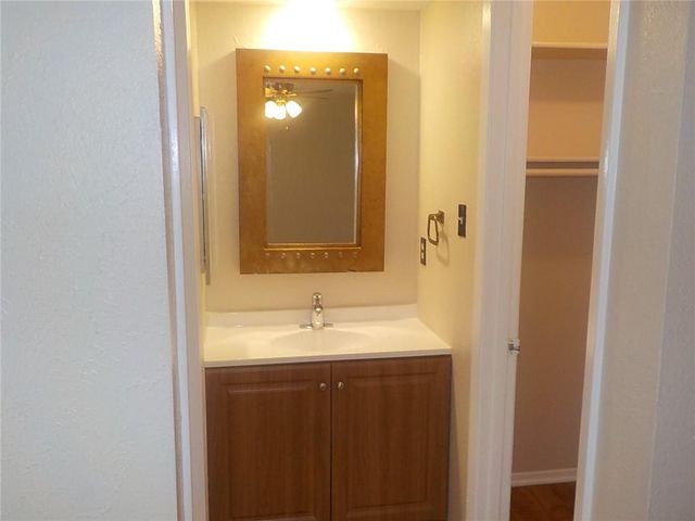 11713 Argonne Forest TRL B, Austin, TX 78759