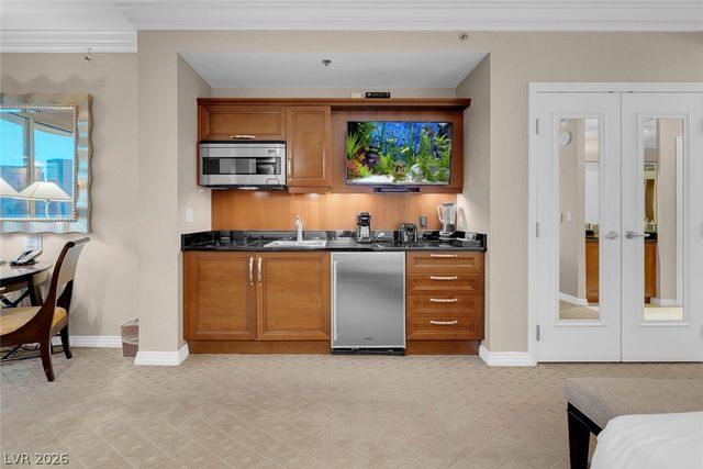 135 East HARMON Avenue 2515, Las Vegas, NV 89109