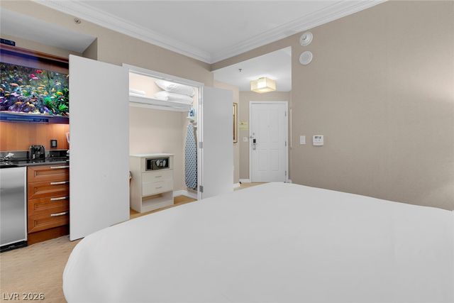 135 East HARMON Avenue 2515, Las Vegas, NV 89109