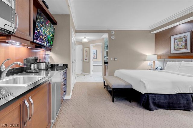 135 East HARMON Avenue 2515, Las Vegas, NV 89109