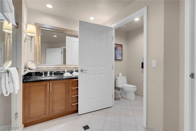 135 East HARMON Avenue 2515, Las Vegas, NV 89109