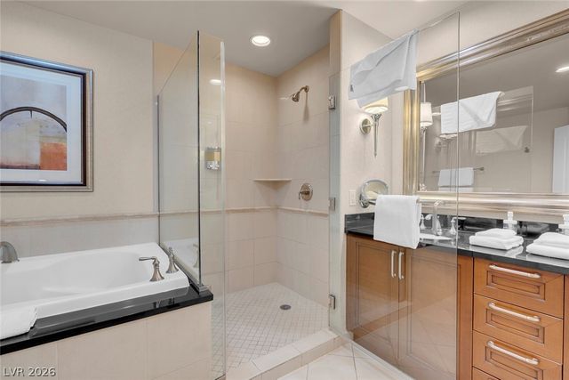 135 East HARMON Avenue 2515, Las Vegas, NV 89109