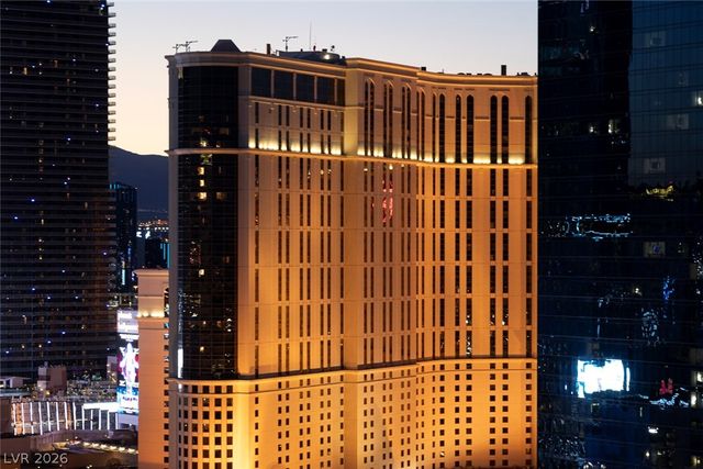 135 East HARMON Avenue 2515, Las Vegas, NV 89109