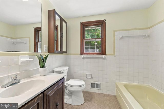 373 IVY LN, Glen Mills, PA 19342