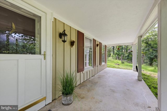 373 IVY LN, Glen Mills, PA 19342