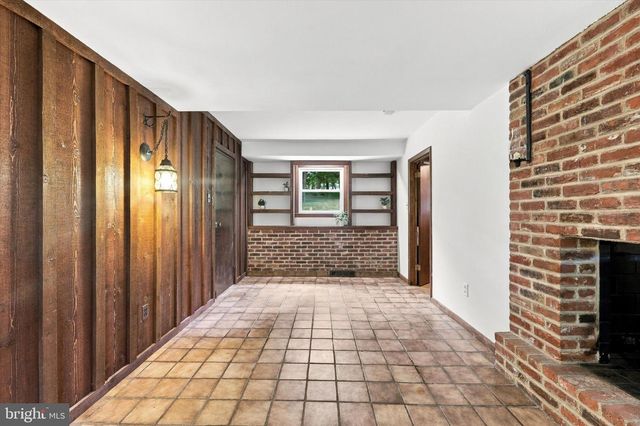 373 IVY LN, Glen Mills, PA 19342