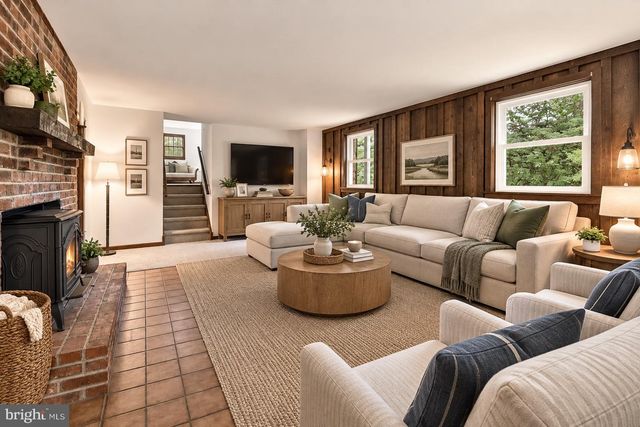 373 IVY LN, Glen Mills, PA 19342