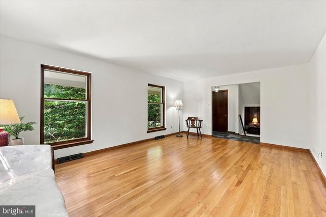 373 IVY LN, Glen Mills, PA 19342