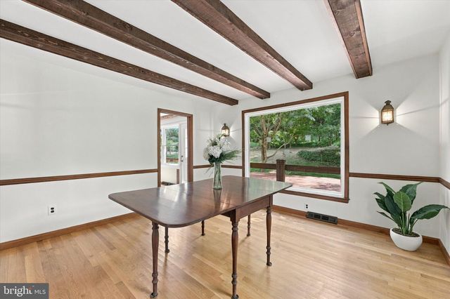 373 IVY LN, Glen Mills, PA 19342