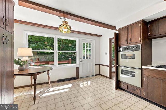373 IVY LN, Glen Mills, PA 19342