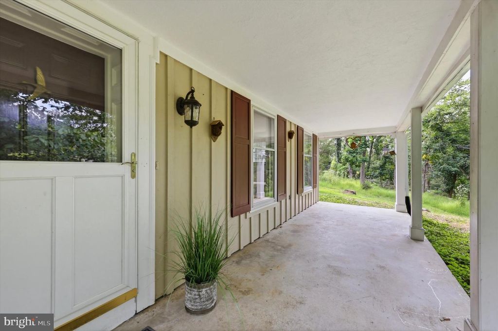 373 IVY LN, GLEN MILLS, PA 19342 — photo 2