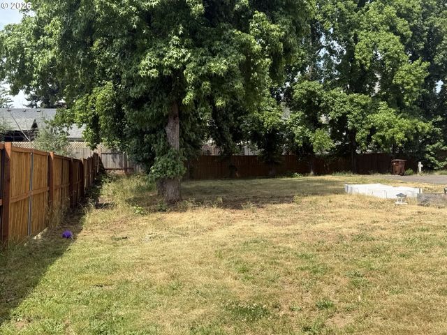 18989 S IRA Ln, Oregon City, OR 97045