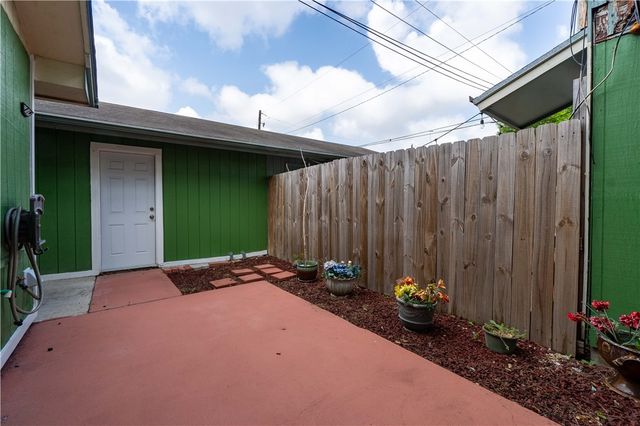 4002 Oak Forest Dr G, Corpus Christi, TX 78413