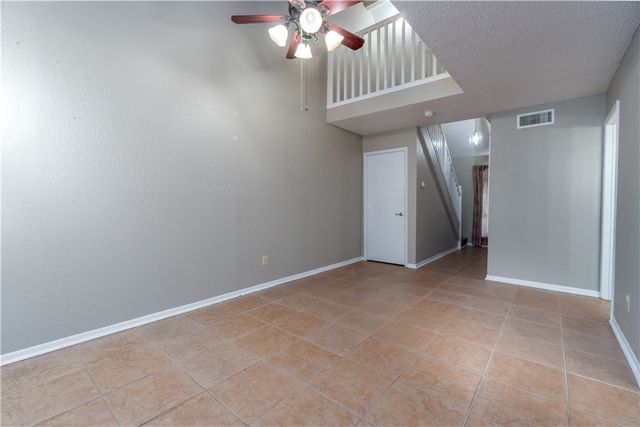 4002 Oak Forest Dr G, Corpus Christi, TX 78413
