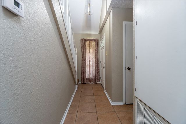 4002 Oak Forest Dr G, Corpus Christi, TX 78413