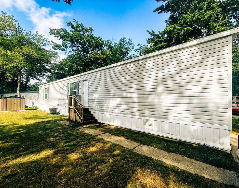 14787 Apple Drive 403, Spring Lake Twp, MI 49415