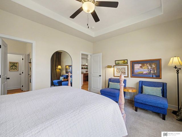 5158 Waterford Avenue Circle, Papillion, NE 68133