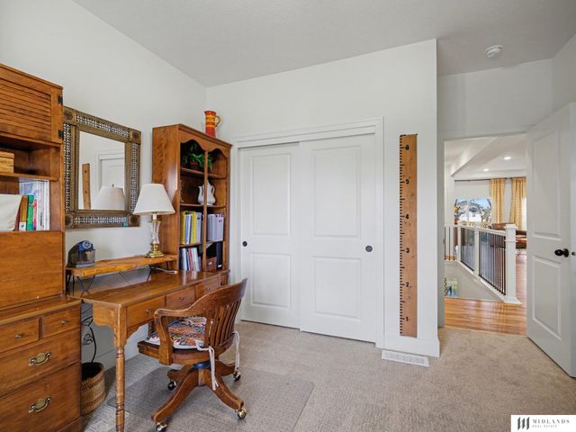 5158 Waterford Avenue Circle, Papillion, NE 68133