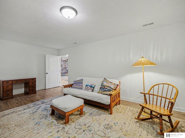 5158 Waterford Avenue Circle, Papillion, NE 68133