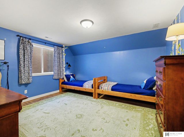 5158 Waterford Avenue Circle, Papillion, NE 68133