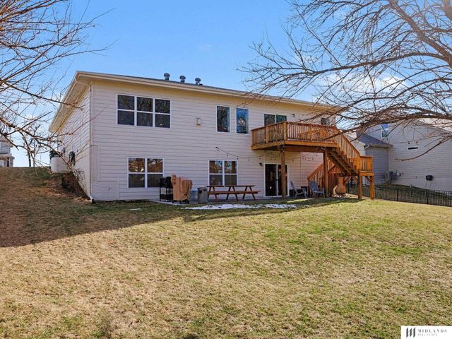 5158 Waterford Avenue Circle, Papillion, NE 68133