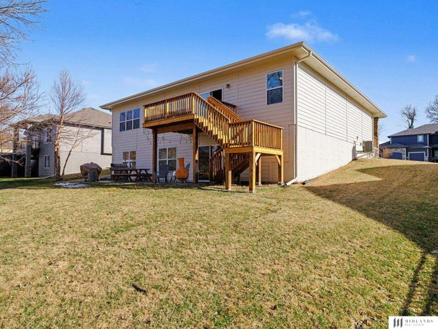 5158 Waterford Avenue Circle, Papillion, NE 68133