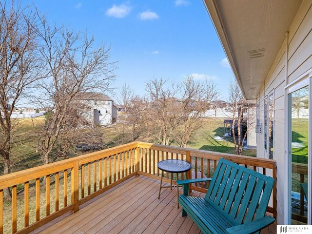 5158 Waterford Avenue Circle, Papillion, NE 68133