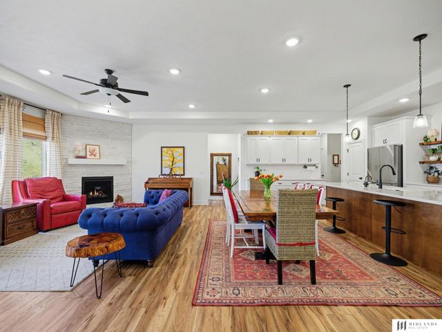 5158 Waterford Avenue Circle, Papillion, NE 68133