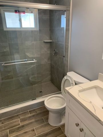 9 Farnum St 2, Quincy, MA 02169
