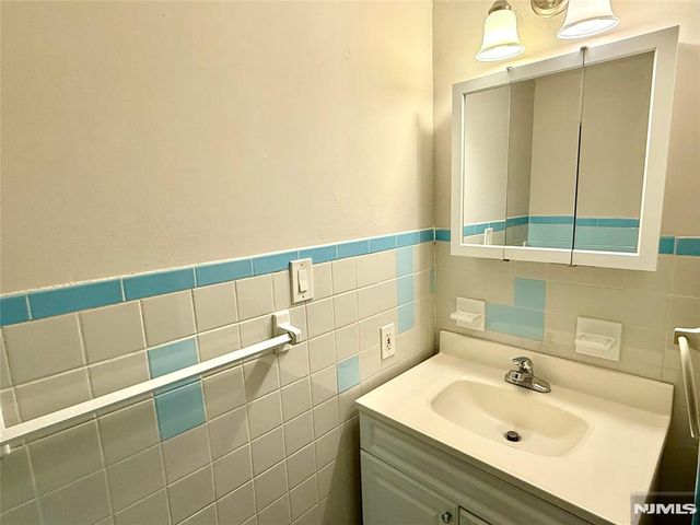 6306 Jf Kennedy Boulevard B, West New York, NJ 07093