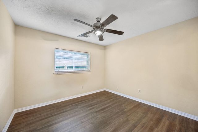 10819 E Linwood Drive, La Porte, TX 77571