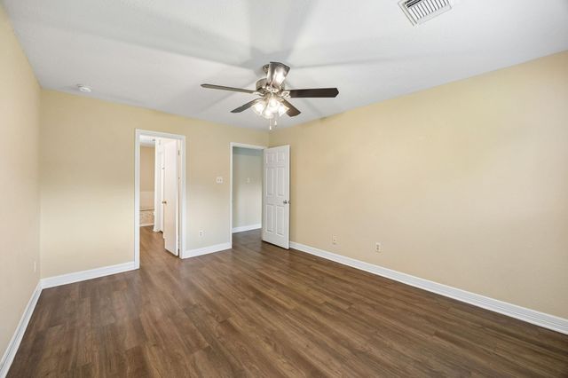 10819 E Linwood Drive, La Porte, TX 77571