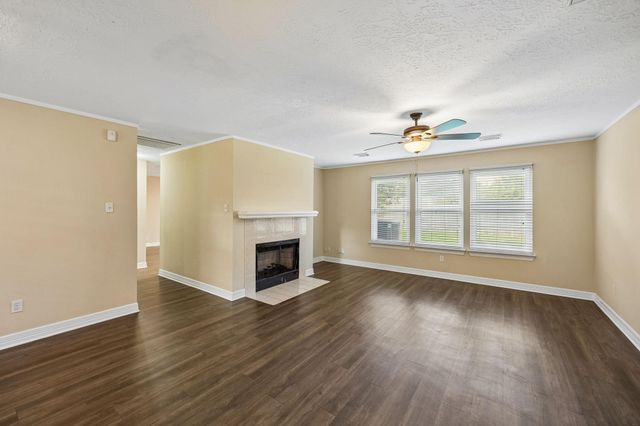 10819 E Linwood Drive, La Porte, TX 77571