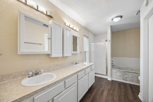 10819 E Linwood Drive, La Porte, TX 77571