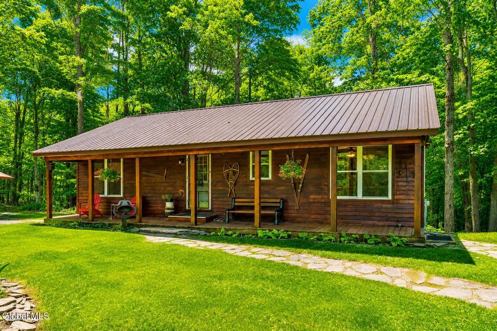 286 Severine Lane, Fultonville, NY 12072