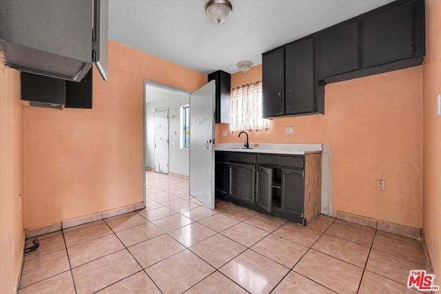 1200 W 94th Street, Los Angeles, CA 90044