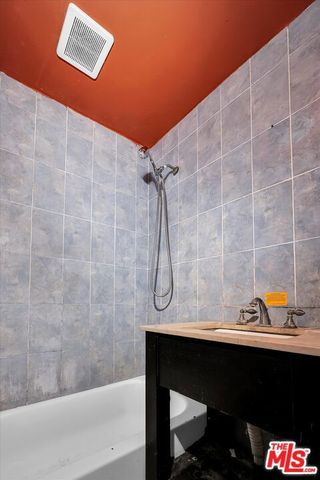 1200 W 94th Street, Los Angeles, CA 90044