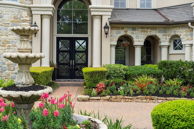9 Waters Lake Boulevard, Missouri City, TX 77459