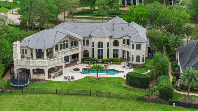 9 Waters Lake Boulevard, Missouri City, TX 77459
