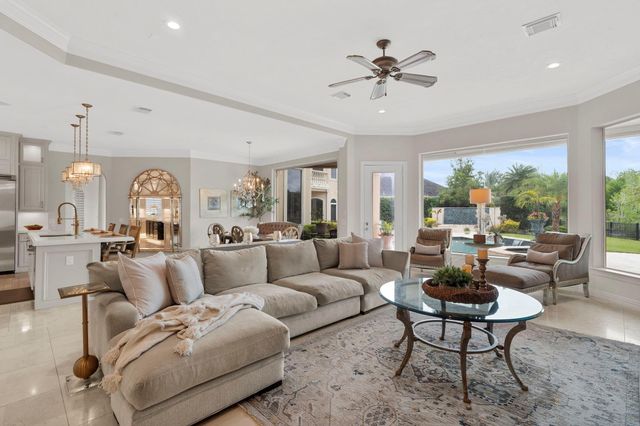 9 Waters Lake Boulevard, Missouri City, TX 77459